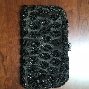 Beaded clutch